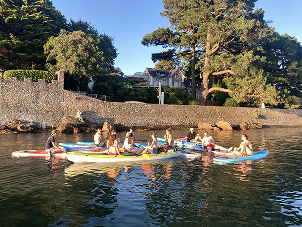 Sorties en groupe de kayak et paddle avec Avel Pad